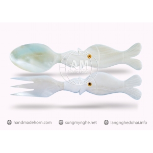 MUÔI THÌA NĨA SỪNG