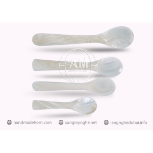 MUÔI THÌA NĨA SỪNG