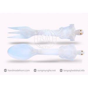 MUÔI THÌA NĨA SỪNG