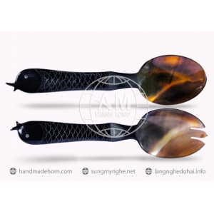 MUÔI THÌA NĨA SỪNG